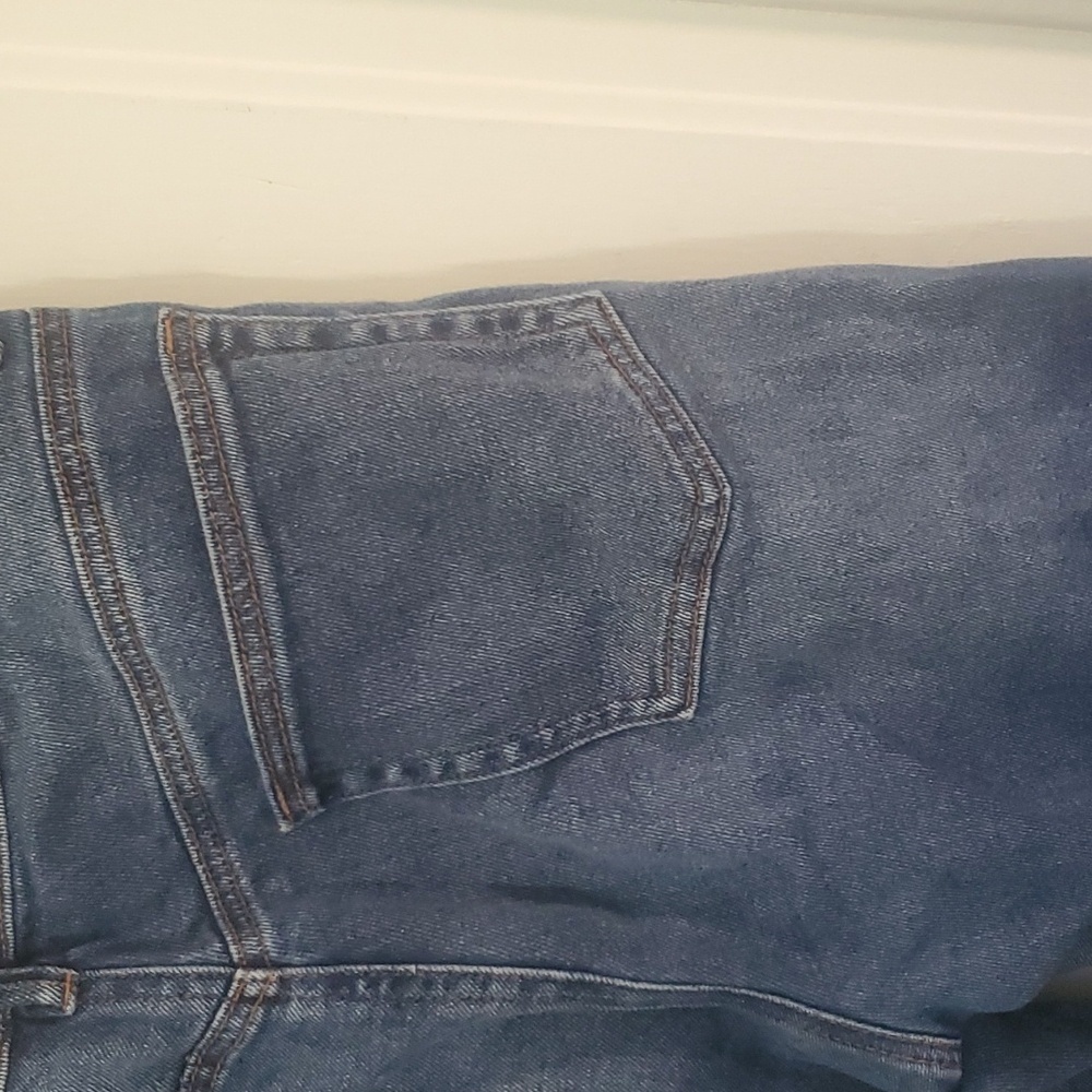 Almost Famous Distressed Jeans - Picture 6 of 8